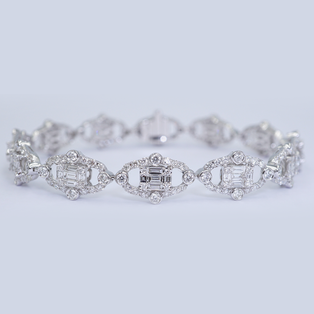 Baguette & Round Diamond Bracelet in 18K White Gold