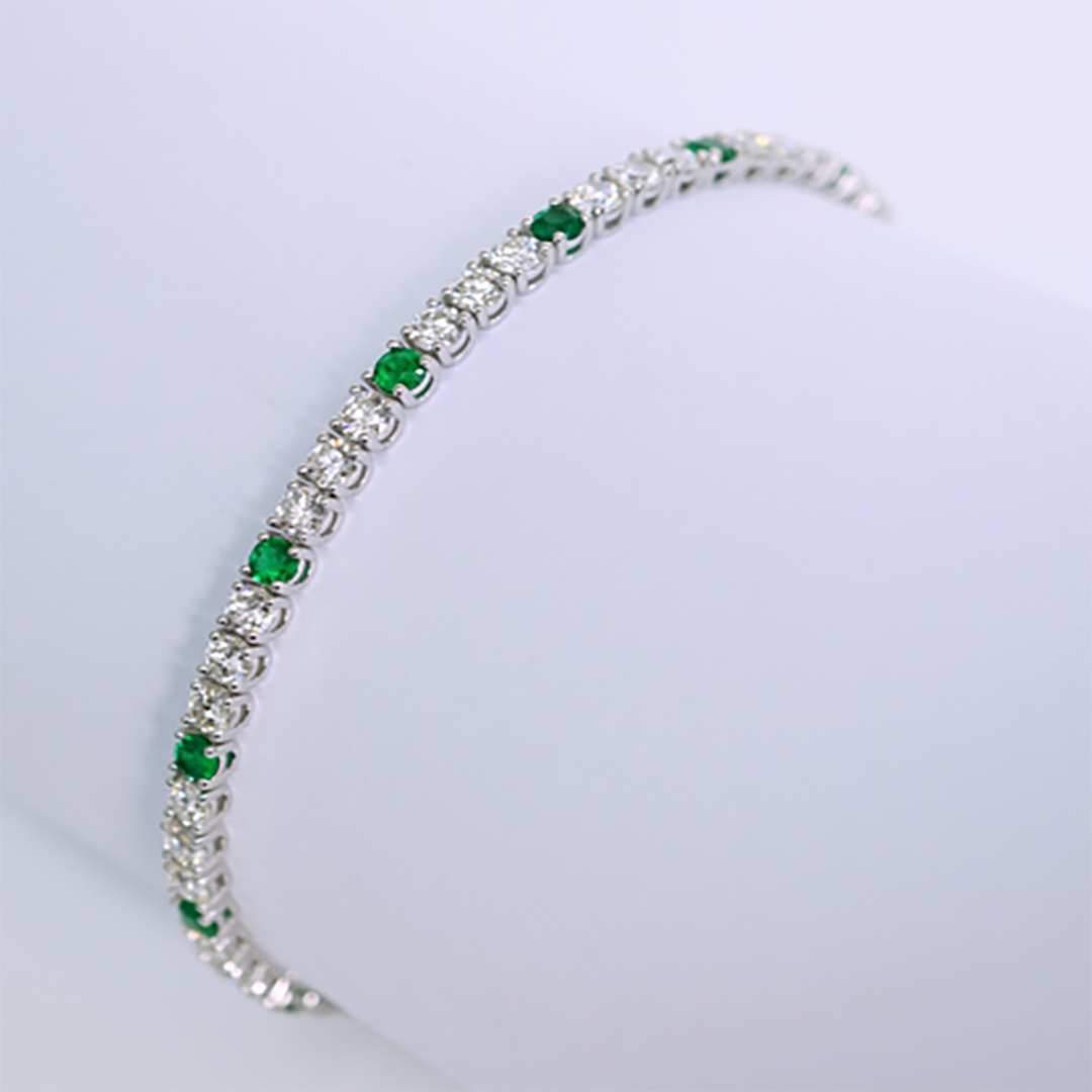 Emerald & Round Diamond Bracelet in 18K White Gold