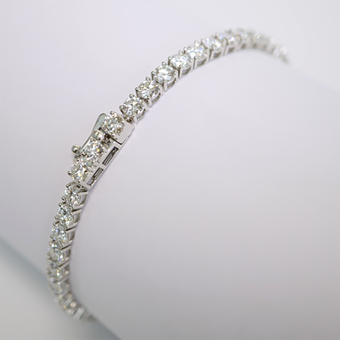 Round Diamond Tennis Bracelet in 18K White Gold