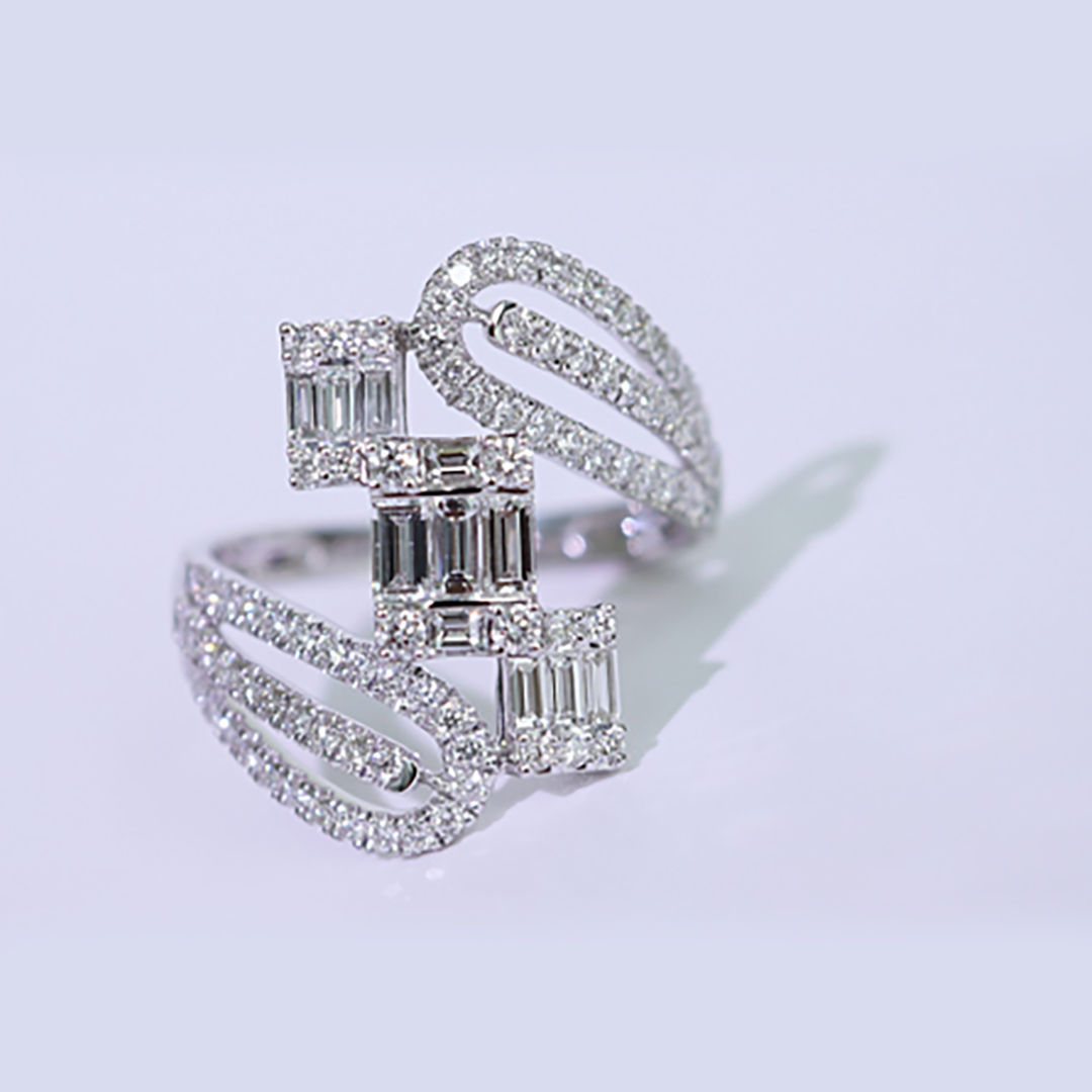 Baguette & Round Diamond Band Ring in 18K White Gold
