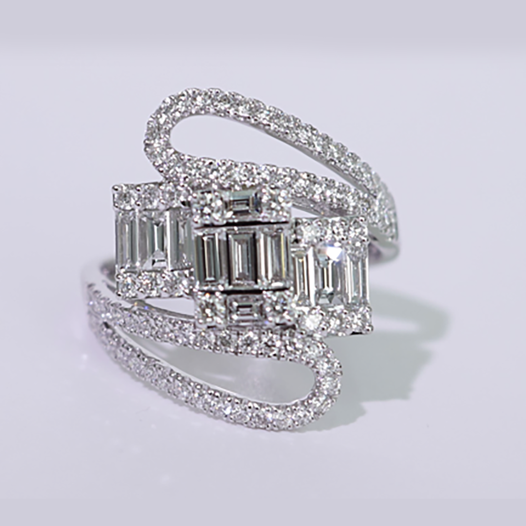 Baguette & Round Diamond Band Ring in 18K White Gold
