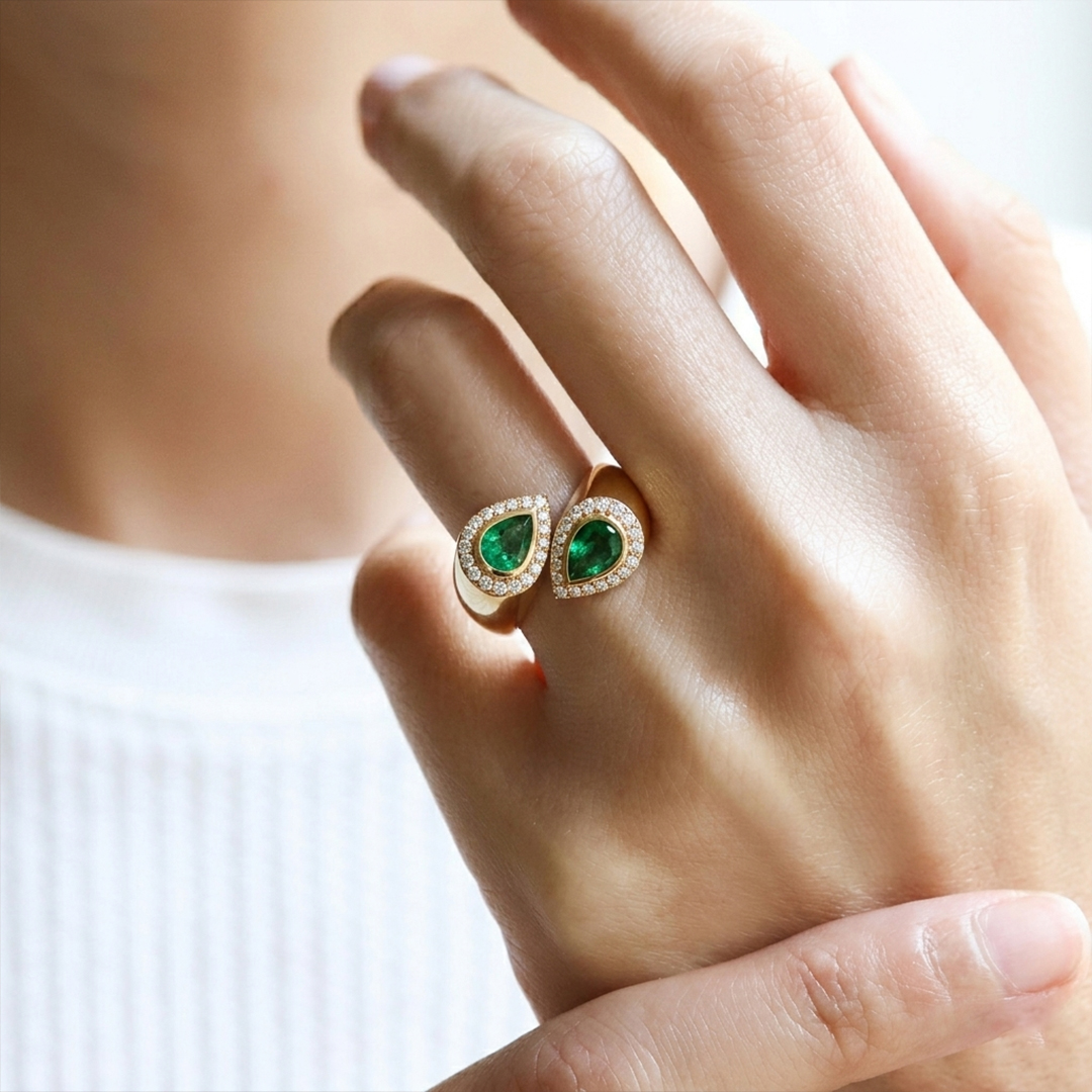 Emerald & Diamond Toi-et-Moi Ring in 18K Rose Gold - Image 2