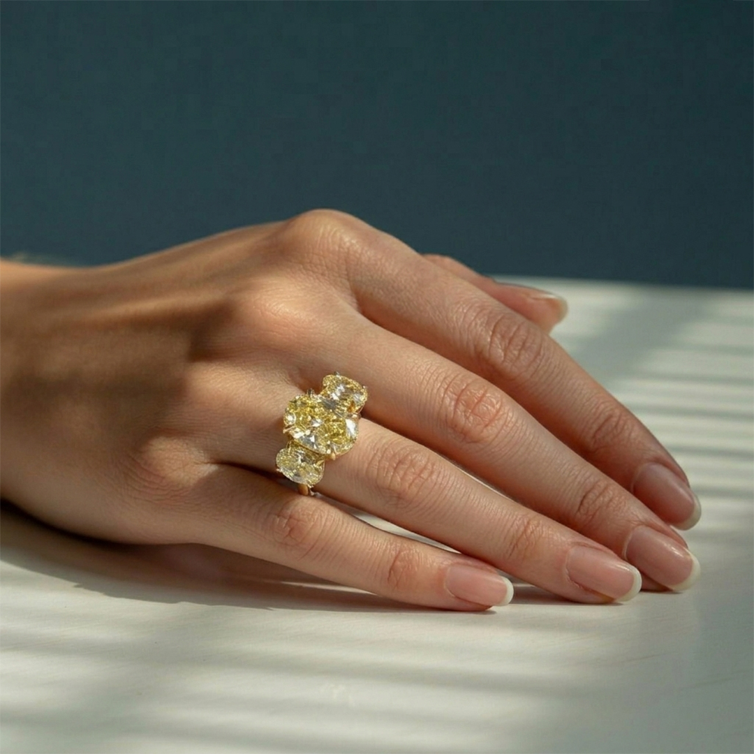 Oval Diamond Trilogy Ring in 18K Yellow Gold - Image 2